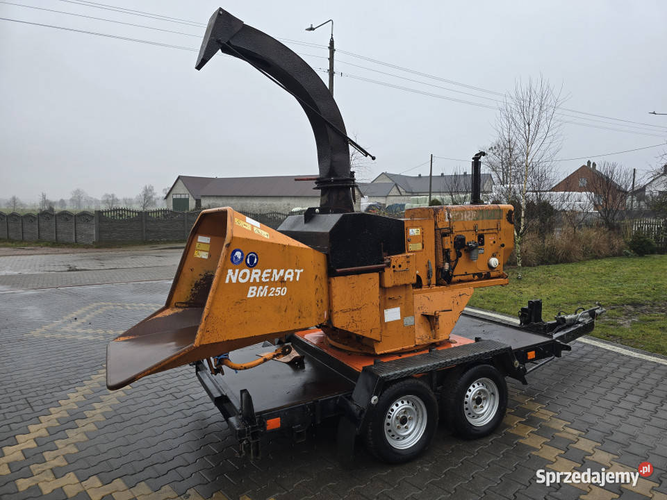 Rębak spalinowy na przyczepie NOREMAT BM250 sprzedam