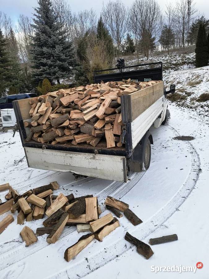 Sezonowane suche drewno opałowe kominkowe