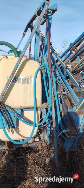 Opryskiwacz CARUELLE 1000l nieuszkodzony Skomlin sprzedam