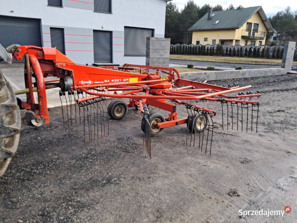 Zgrabiarka do siana KUHN na tandemie śląskie Przymiłowice