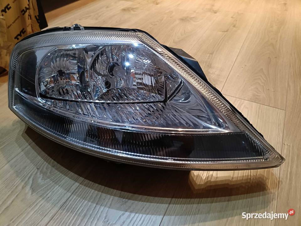 Prawy reflektor Citroen C3 wersja brytyjska łódzkie