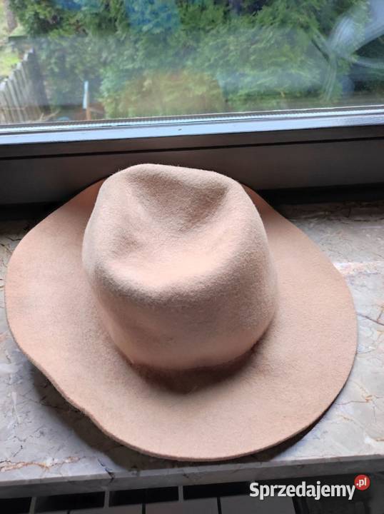 beżowy filcowy kapelusz ciepły Reserved modny sprzedam