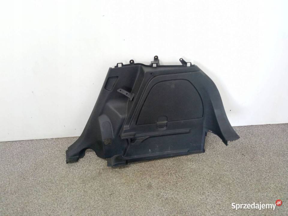 TAPICERKA BOCZEK BAGAŻNIKA PRAWY TYŁ 5D Opel