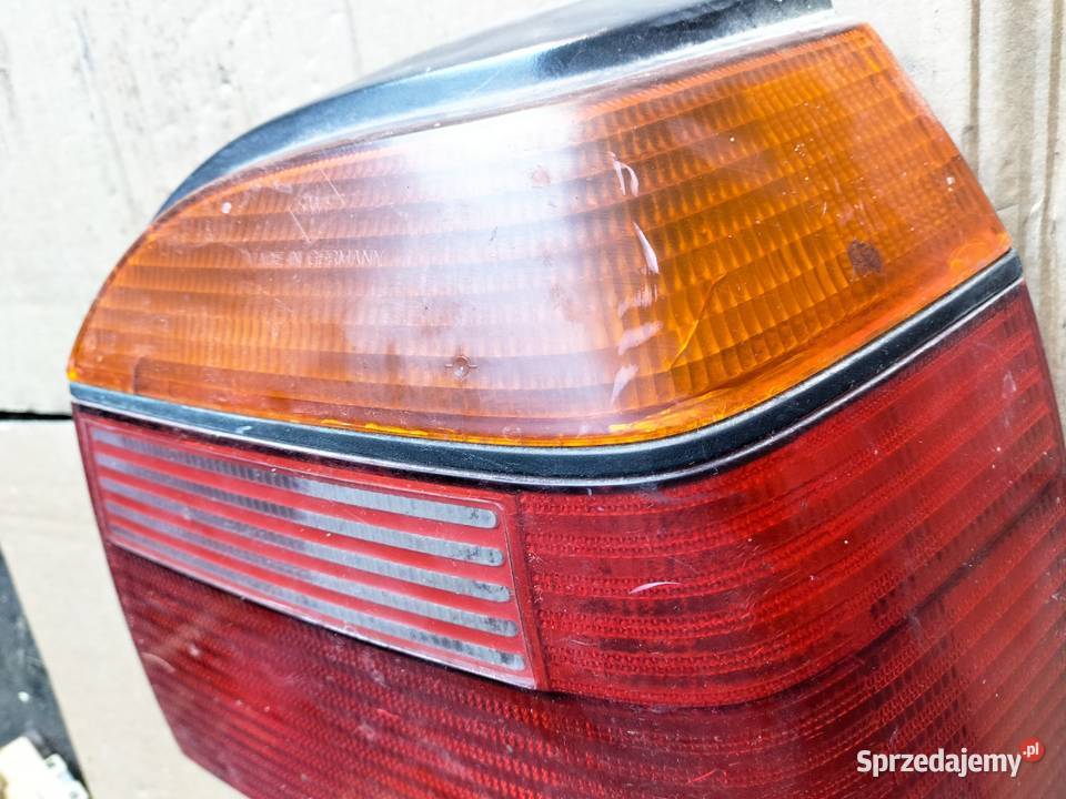 GOLF 3 MK3 LAMPA TYLNA PRAWA