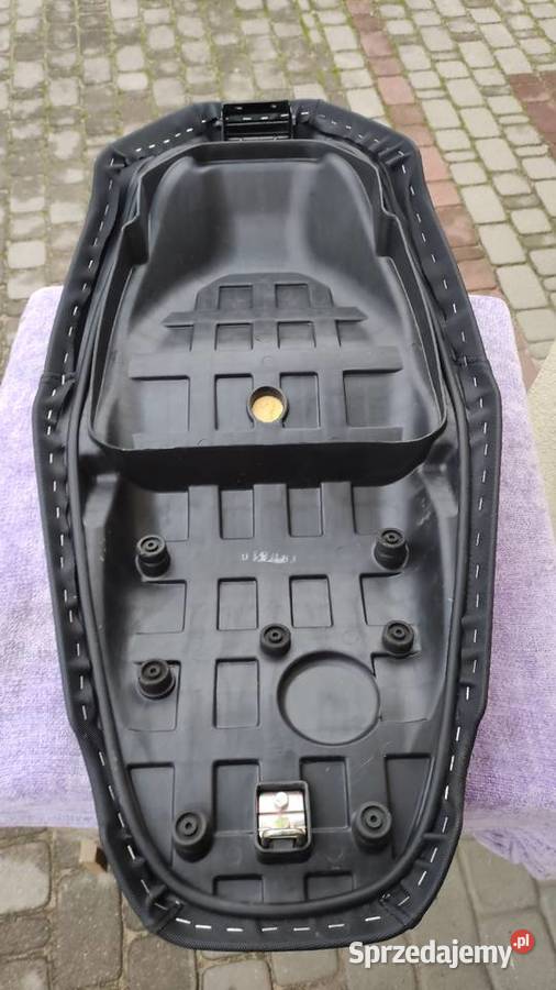 Siedzenie siodło Kymco Agility 50 City 4T Siedzenia Księżyno