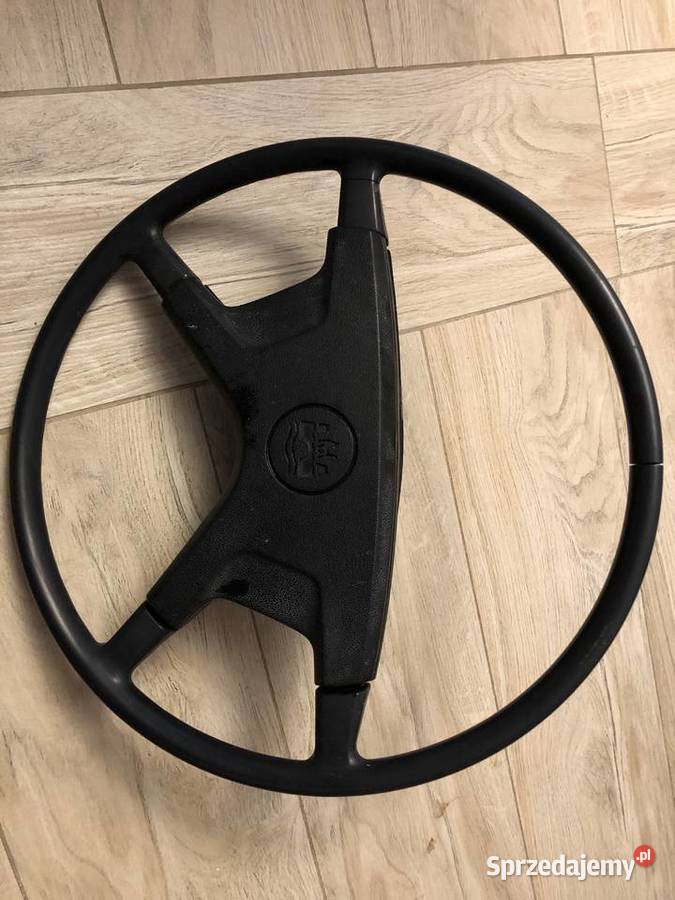 Kierownica bakelit VW GARBUS 1303s Rok produkcji 1970 Wyposażenie wnętrza Darłowo