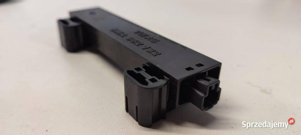 VW TAYRON WZMACNIACZ ANTENY 5WA962132