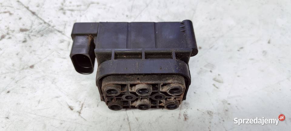 ROZDZIELACZ PNEUMATYKI AUDI A6 C6 4F0616013 śląskie
