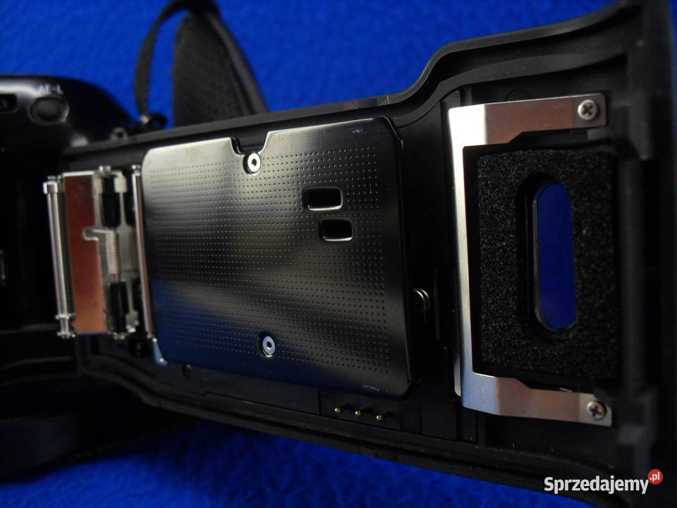 NIKON F70 z obiektywem i handgripem Elektronika Bielawa sprzedam