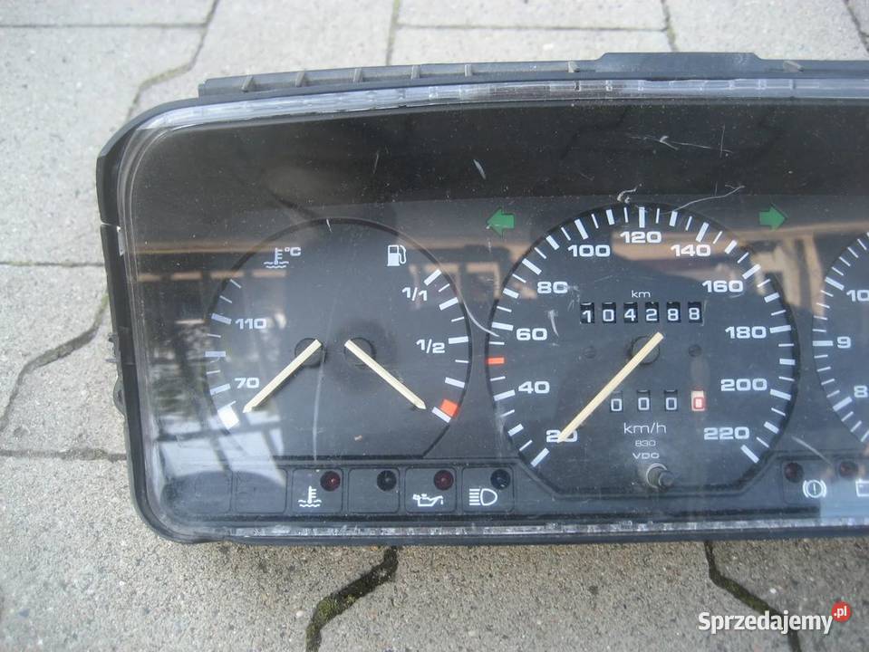 vw passat b3 8892r 18 benzyna licznik zegar osobowe Rakoniewice