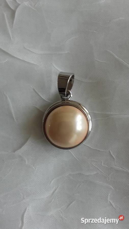 MEDALION OKAZAŁA PRZEWIESZKA Z PIĘKNĄ PERŁĄ Piła