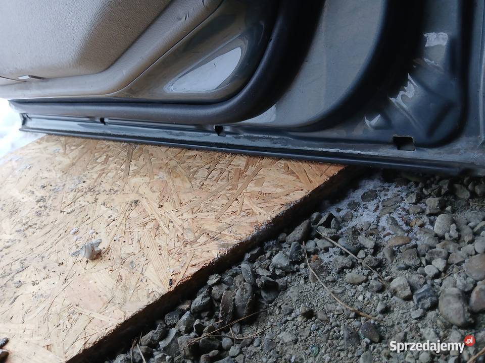 Drzwi Prawy przód Mercedes w203 lak c747 Drzwi Radłów