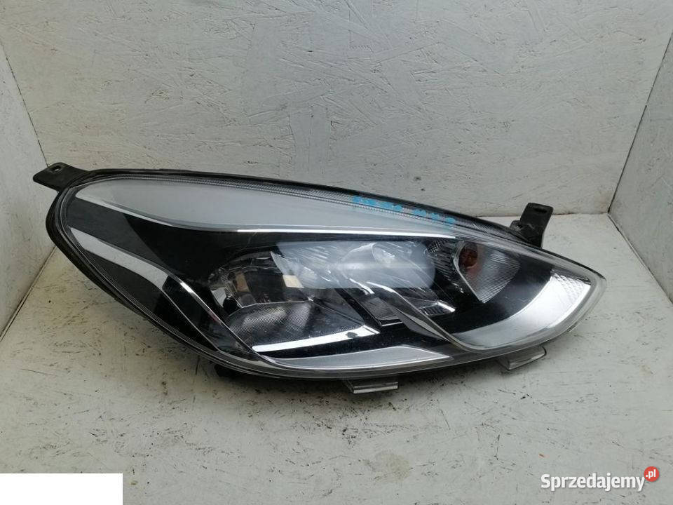 FORD FIESTA MK8 REFLEKTOR PRAWY PRZÓD lubelskie