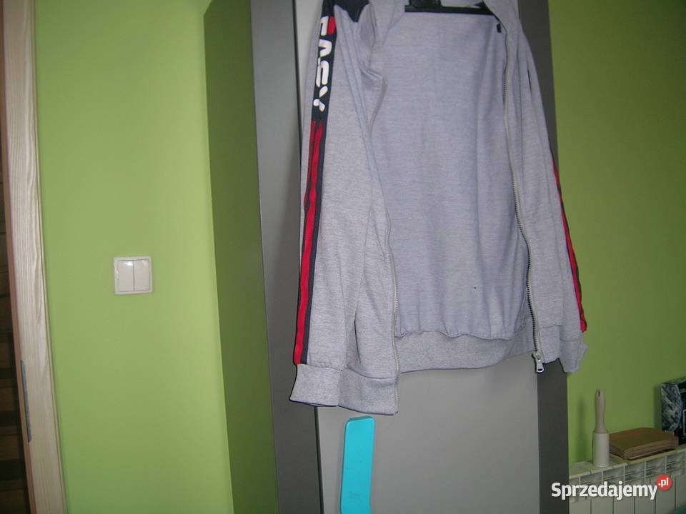 Bluza zapinana Lusa Kids z naszywką Easy 164 Czarna