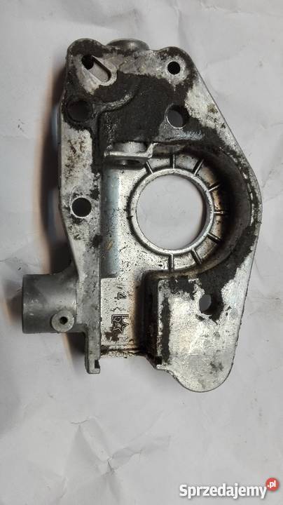 obudowa pompy olejowej Partner 465 sprzedam