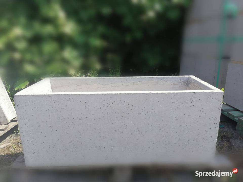 Duża donica z betonu architektonicznego szara Grabiny