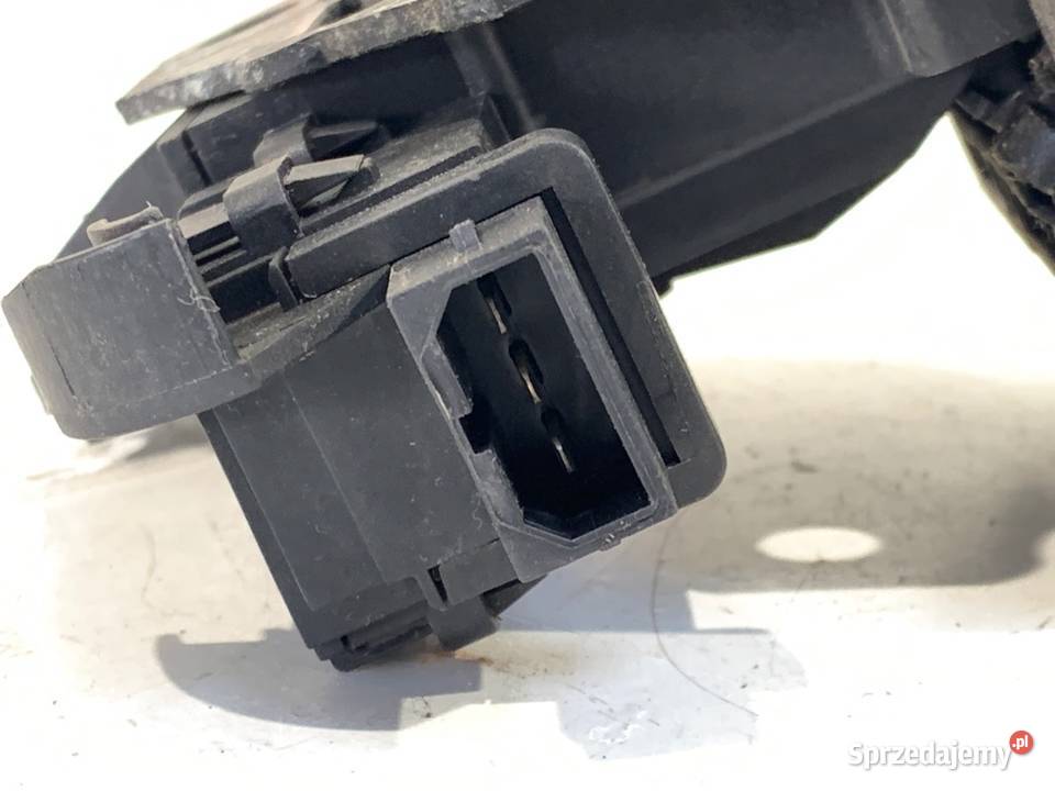 ZAMEK KLAPY TYŁ AUDI A4 B7 Kombi 8P4827505C 0408