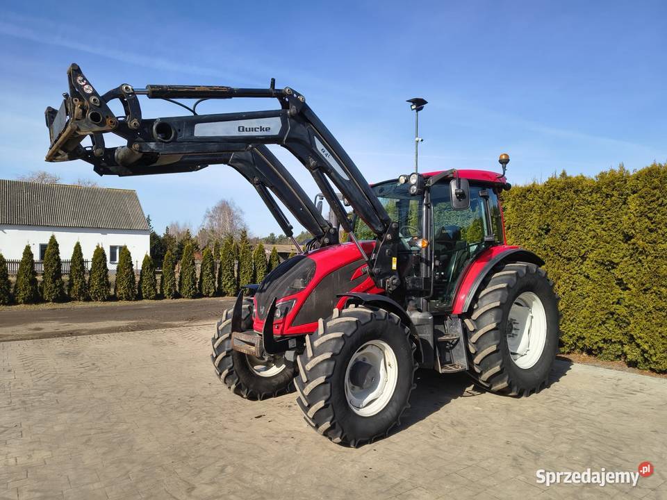 Valtra A134 z ładowaczem Valtra