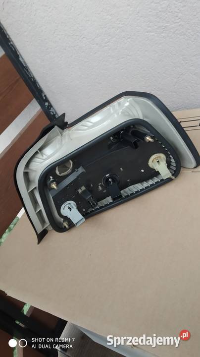 Lampa tylna lewa strona BMW E36 sedan