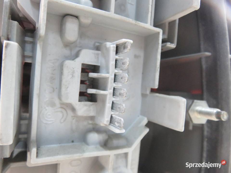 LAMPA LEWA TYLNA VAUXHALL VECTRA Mk II