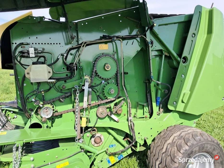 Prasa KRONE Comprima F 125 XC Poniec