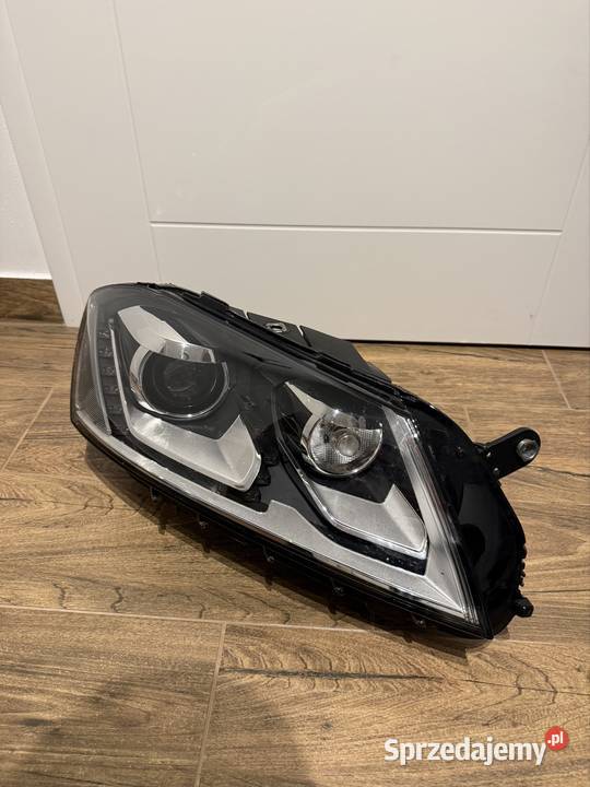 Lampa prawa Bixenon Passat b7 Valeo Witkowo Drugie