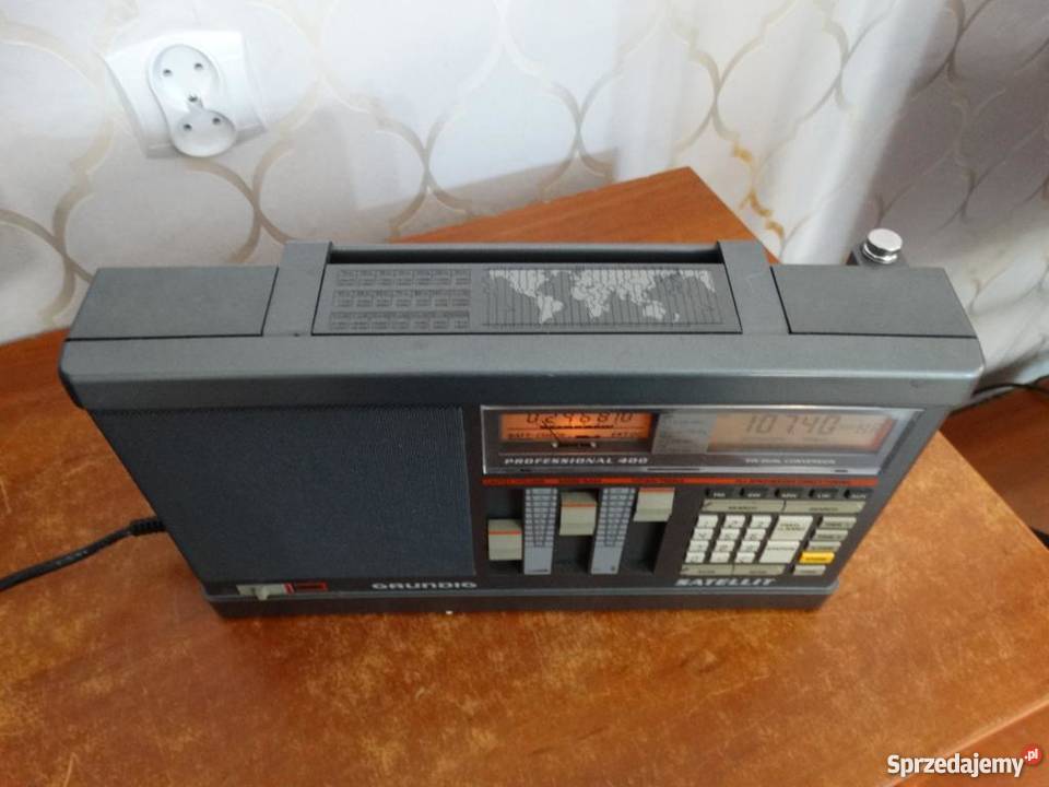 Grundig Satellit 400 radio globalne sprawne