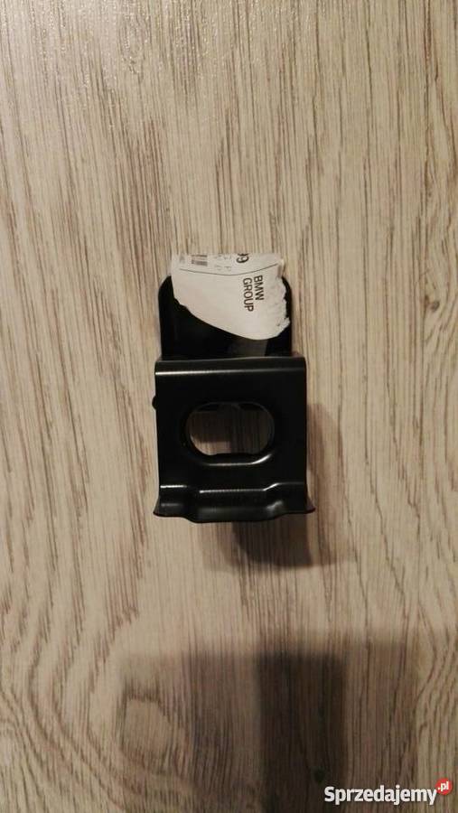 BMW 5 F10 F11 PRAWY UCHWYT ŚCIANKI BOCZNEJ PROGU Międzychód