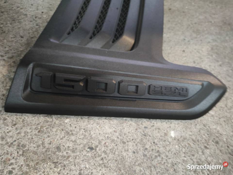Nakładka na grill wlot RAM 1500 Zielęcice