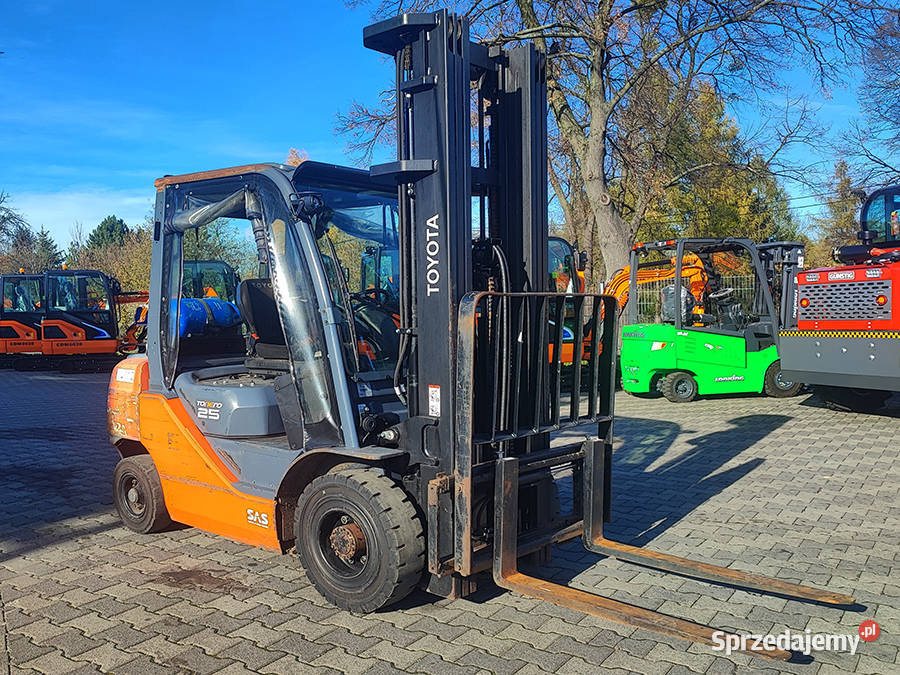 Wózek widłowy Toyota 028FGF25 25 t triplex 6 m gaz małopolskie Kęty