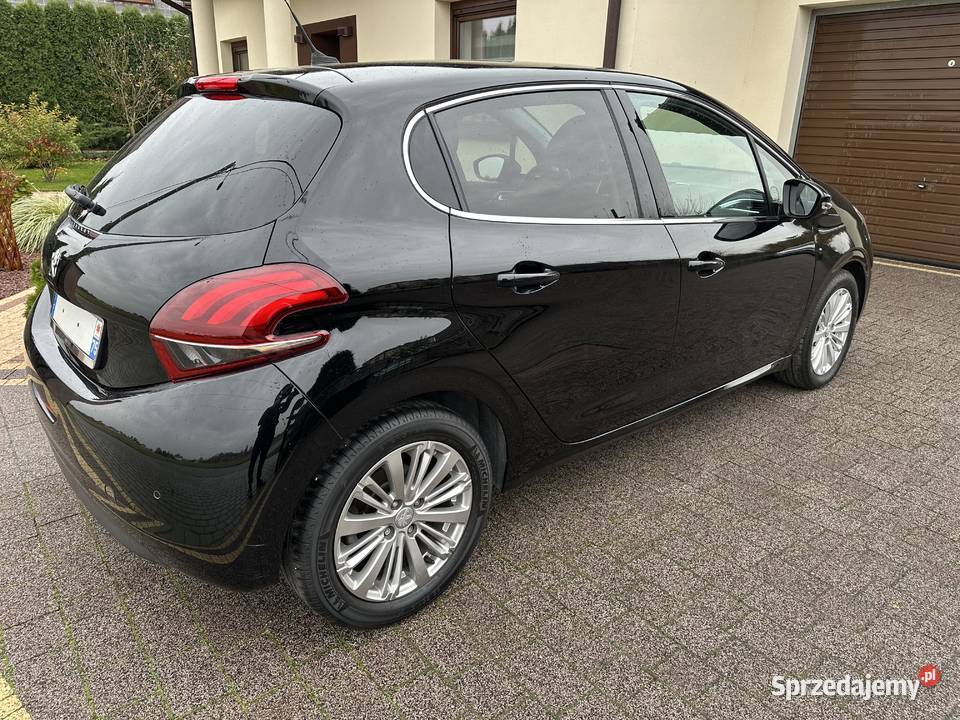 Peugeot 208 14 hdi 2013 osobowy Samochody osobowe Ostrów Wielkopolski