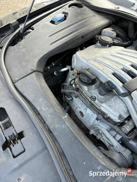 Volkswagen Touareg nieuszkodzony Sielsko