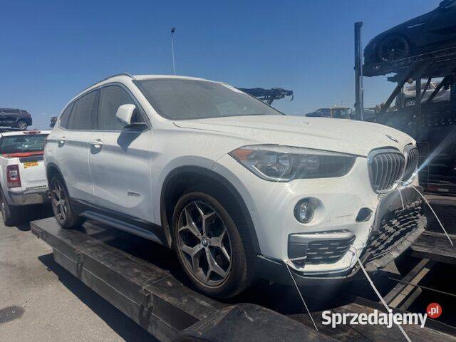 BMW X1 2017 20 sDrive lekko uszkodzona w drodze Żórawina