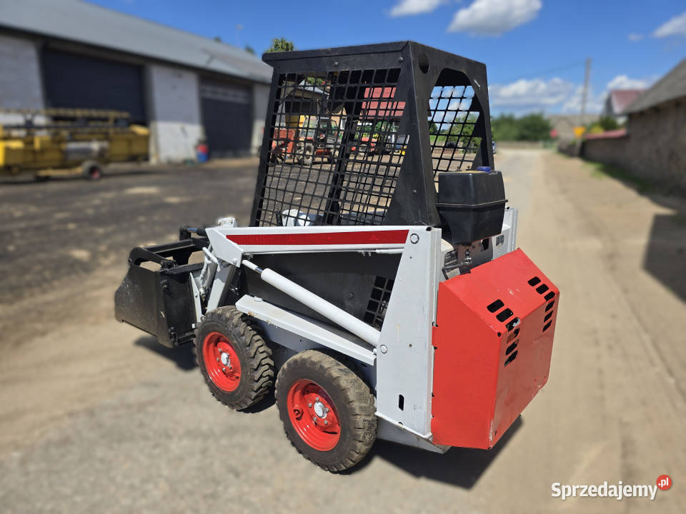 Miniładowarka BOBCAT 310 4x4 łyżkokrokodyl 90 Rok produkcji 1982 Włosty