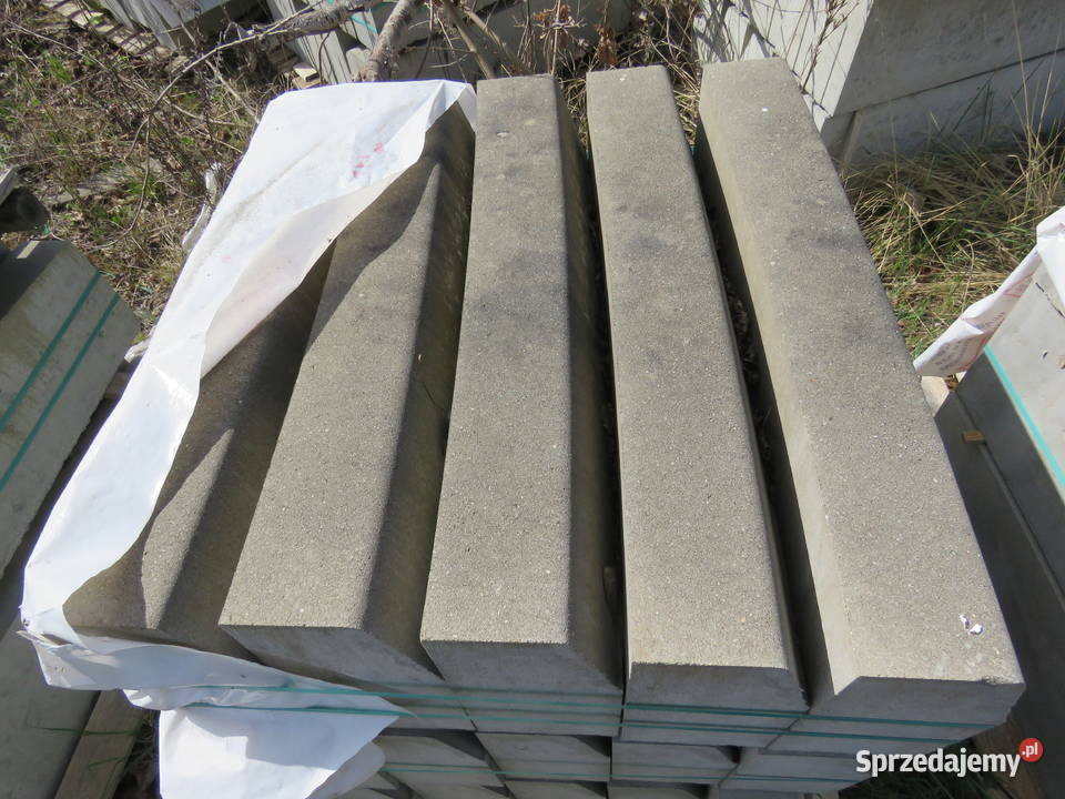 Krawężnik łukowy R9 m betonowy 153078