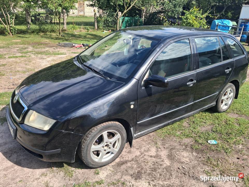 Skoda fabia 14 benzyna pierwszy właściciel hak 210000km Sekursko sprzedam