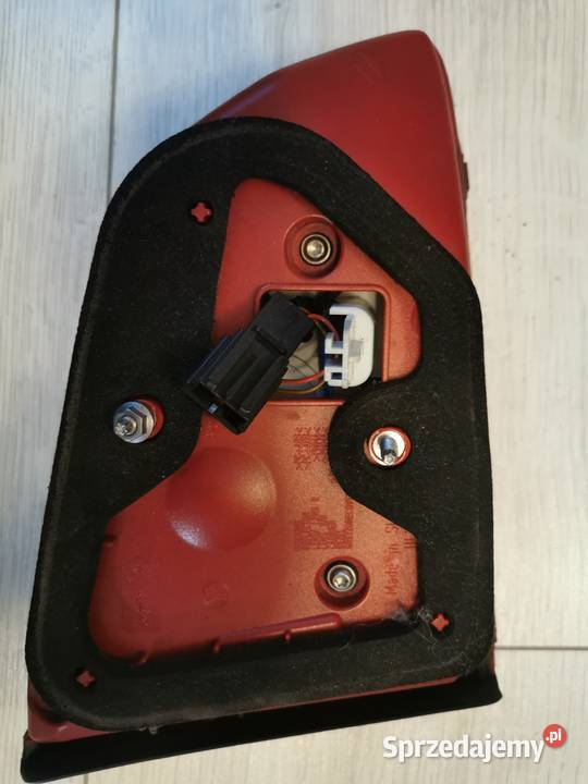 VW Passat B7 Lampa tylna prawa w błotnik klapa prawe Białystok