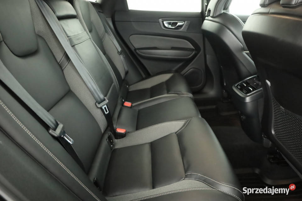Volvo XC60 D5 AWD automatyczna sprzedam