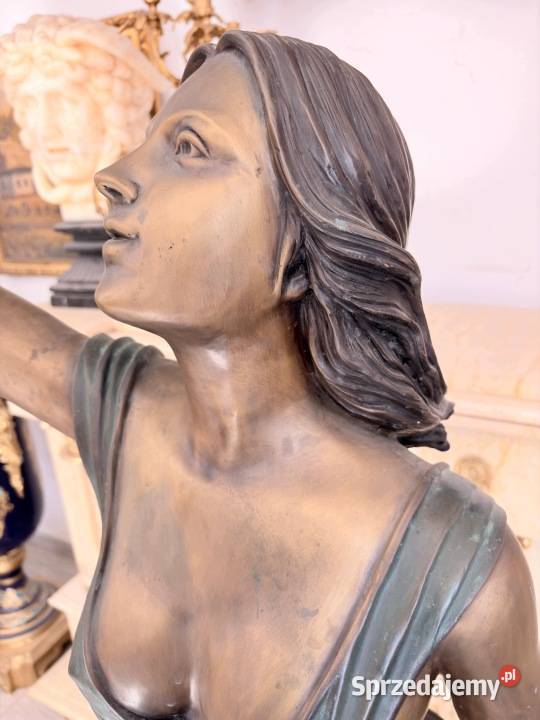 Kobieta z Muszlą Fontanna Ogrodowa Figura Rzeźba