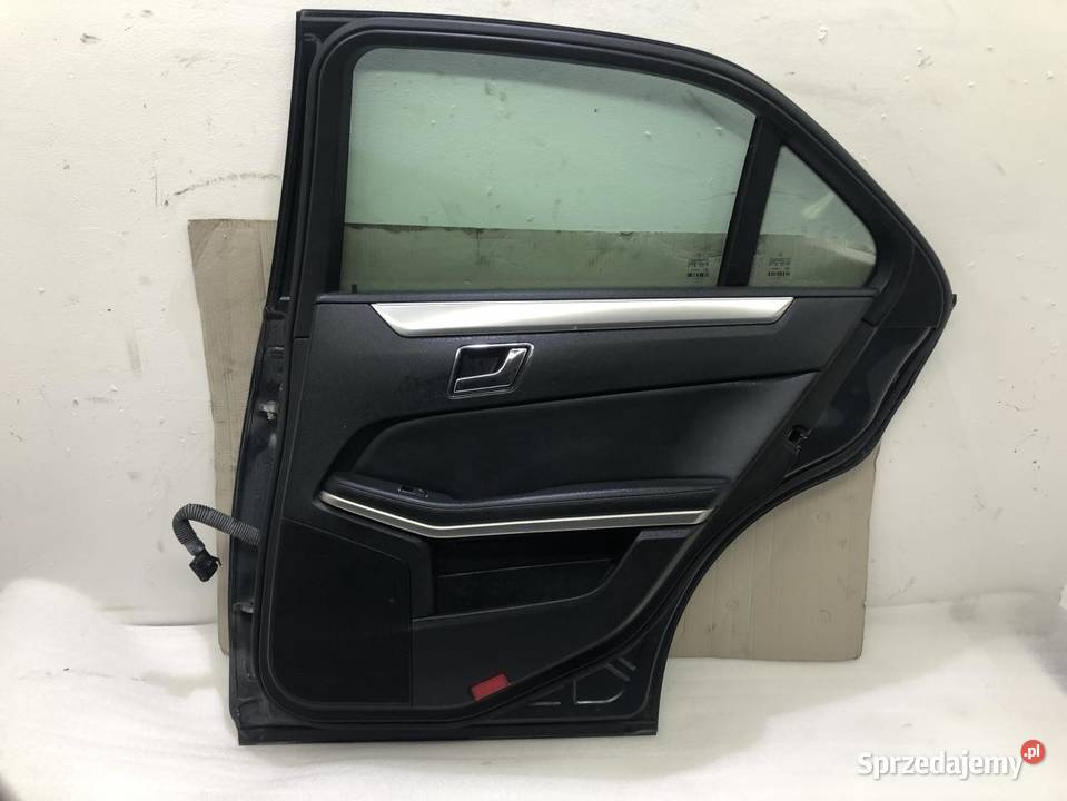 DRZWI PRAWY TYŁ TYLNE MERCEDES W212 755 SEDAN