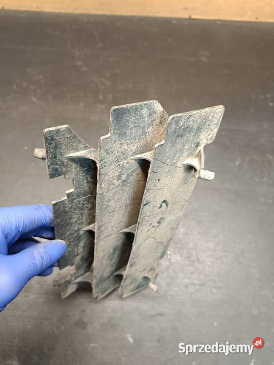 Kratka osłona owiewka chłodnicy plastik części Motoryzacja Gołaczewy sprzedam