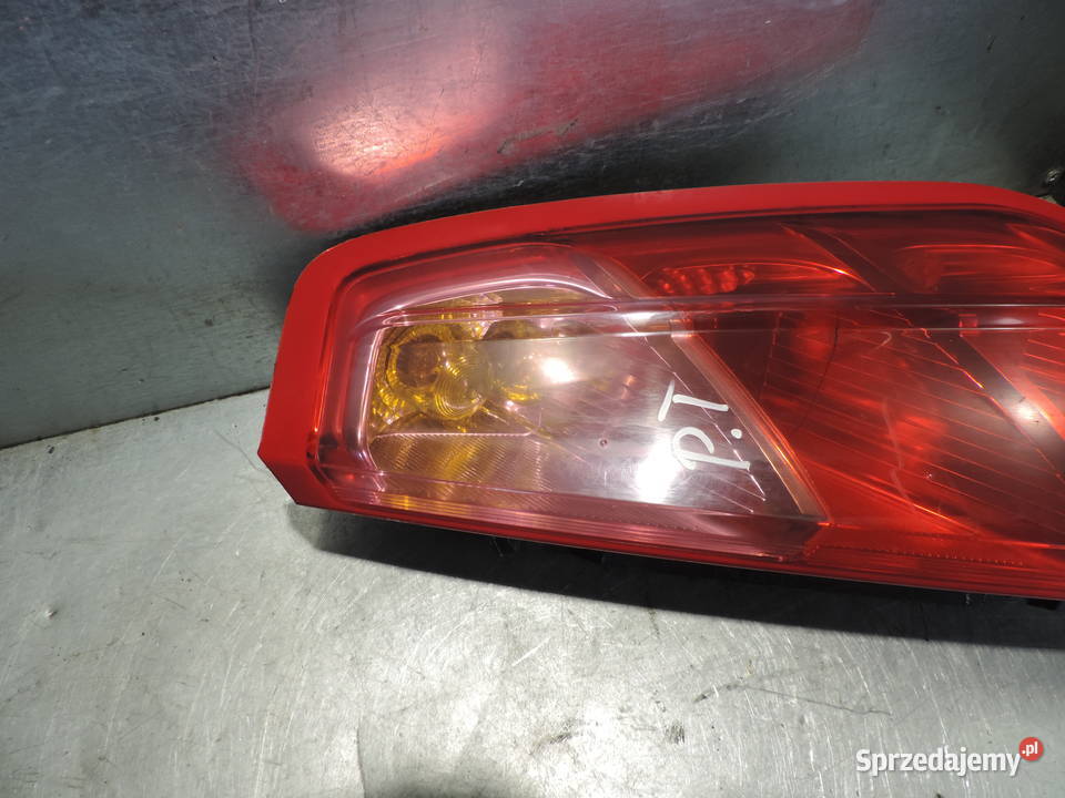 FIAT GRANDE PUNTO LAMPA PRAWY TYŁ 5D Oświetlenie Nowy Sącz