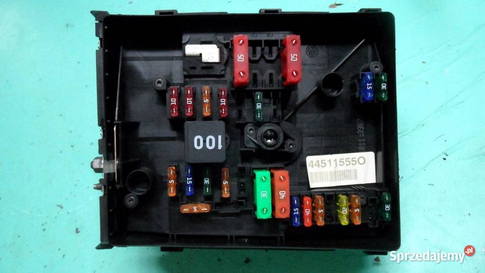 VW GOLF PLUS 16 TDI 12r skrzynka bezpieczników