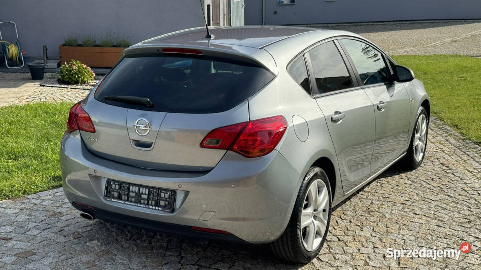 Opel Astra 14 TURBO 120 z Niemiec Bogata wersja Samochody osobowe Strzegom