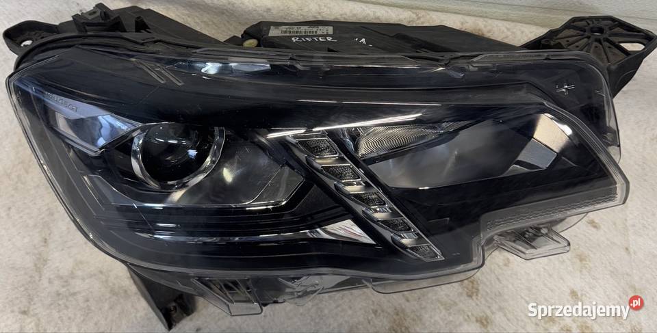 Lampa prawy przód Peugeot Rifter Partner VI Jasienica sprzedam