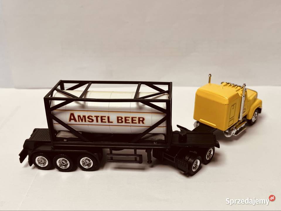 Kolekcjonerski model ciężarówki z naczepą