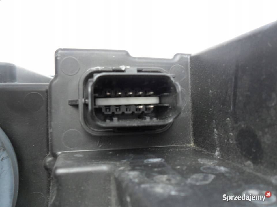 Dacia Sandero III reflektor lewy przedni lampa Nowy Tomyśl