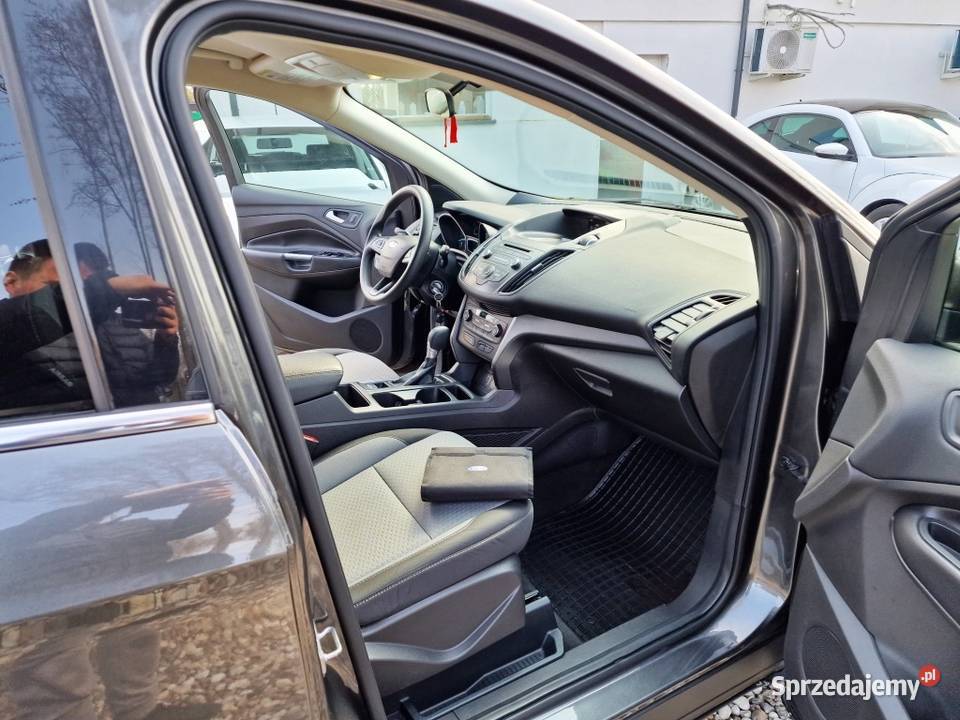 Ford Kuga 15 Benzyna Sprowadzony Zarejestrowany garażowany Motoryzacja Białystok