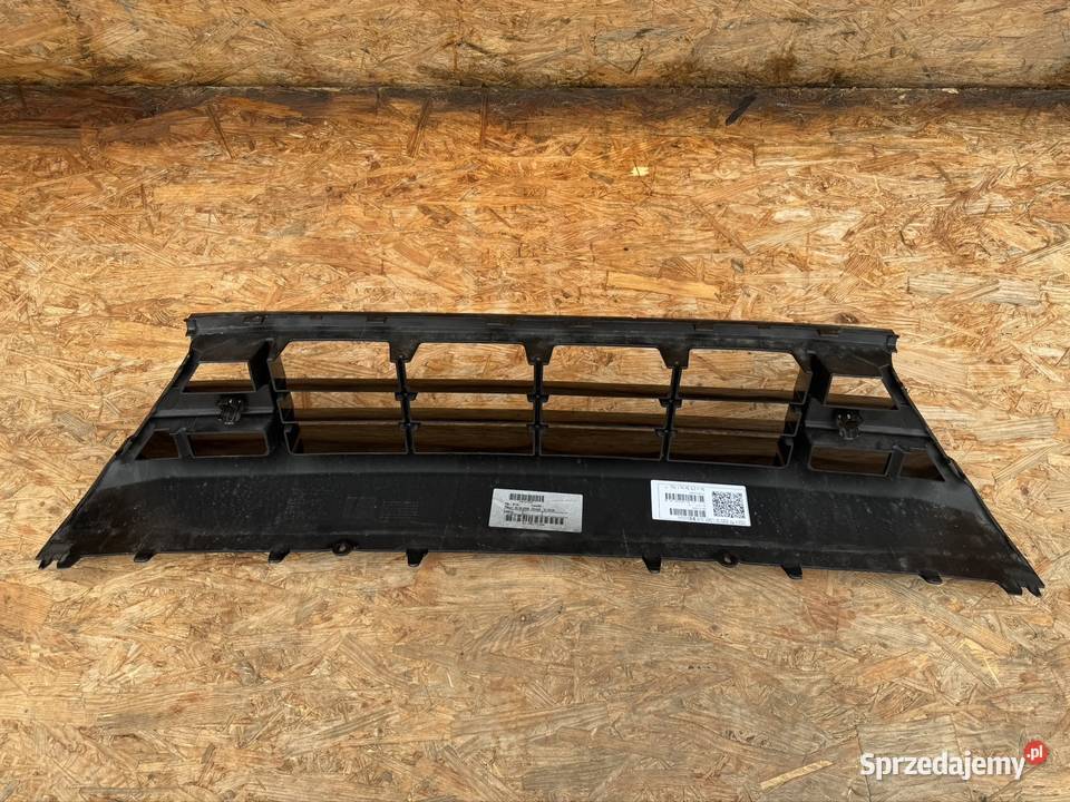 Środkowa kratka zderzaka przód Volvo xc60 II 2 Sieraków