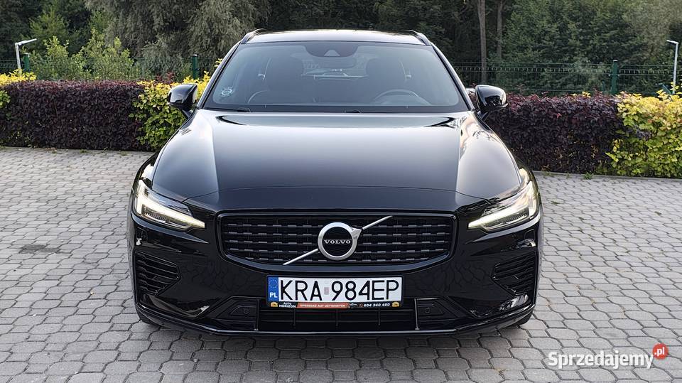 Volvo V60 Volvo V60 T6 Recharge AWD RDesign 2021 garażowany Iwanowice Włościańskie sprzedam